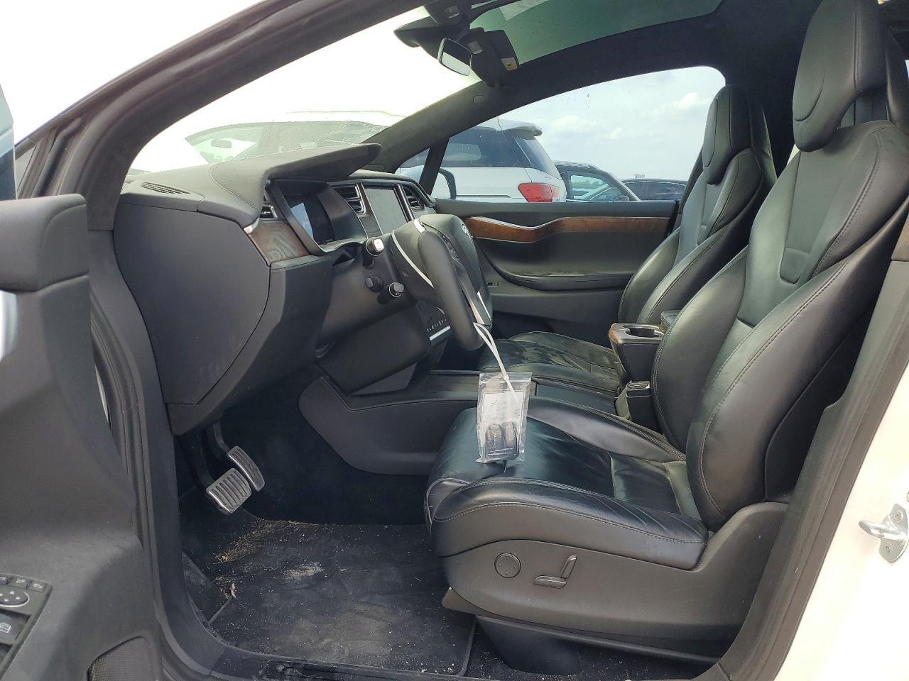 2017 Tesla Model X - Фото 7