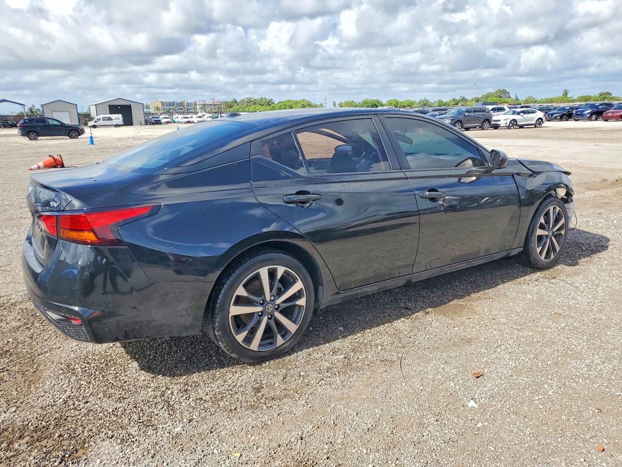 2021 Nissan Altima Sv - Фото 3