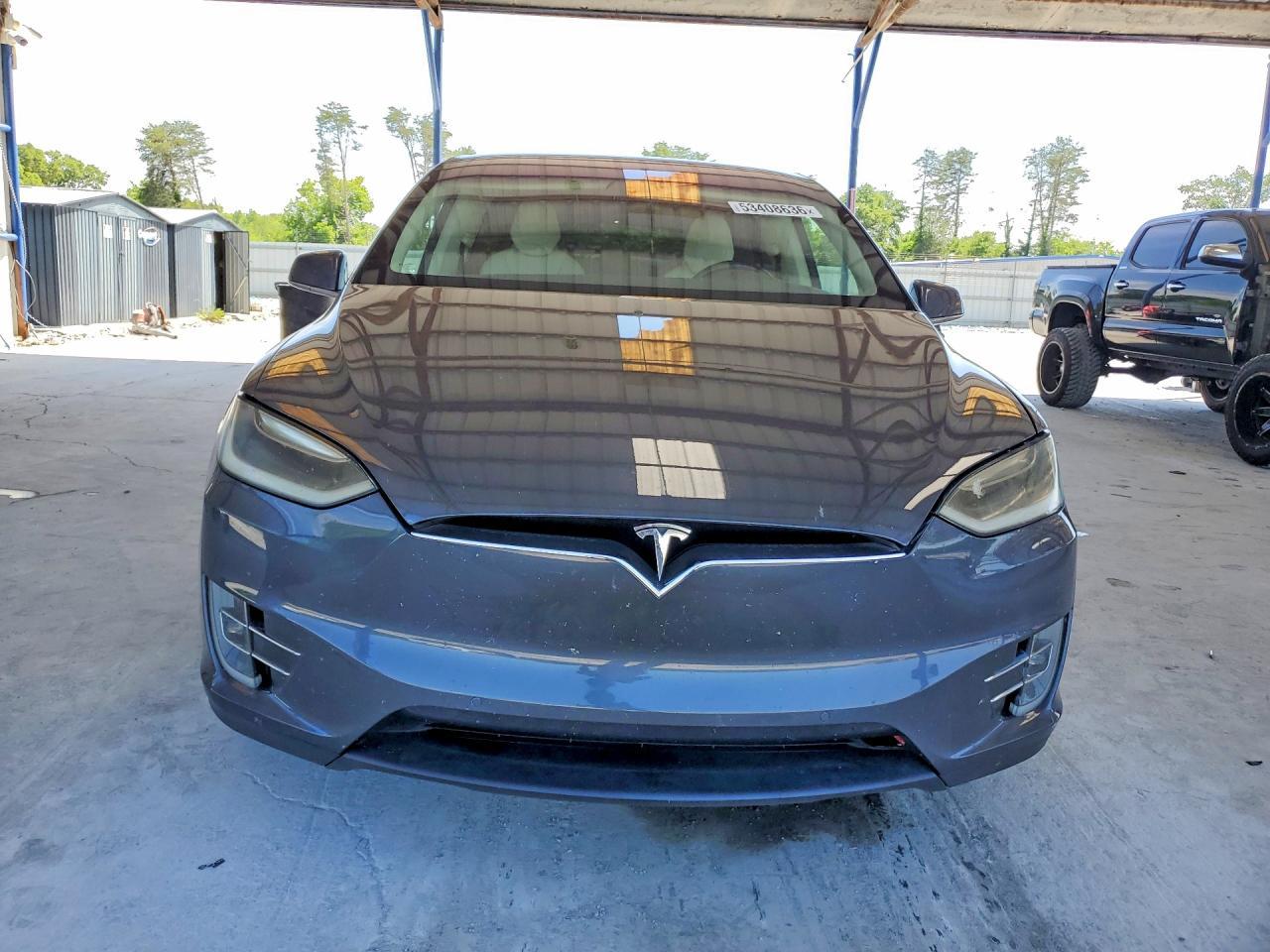 2017 Tesla Model X - Image 5