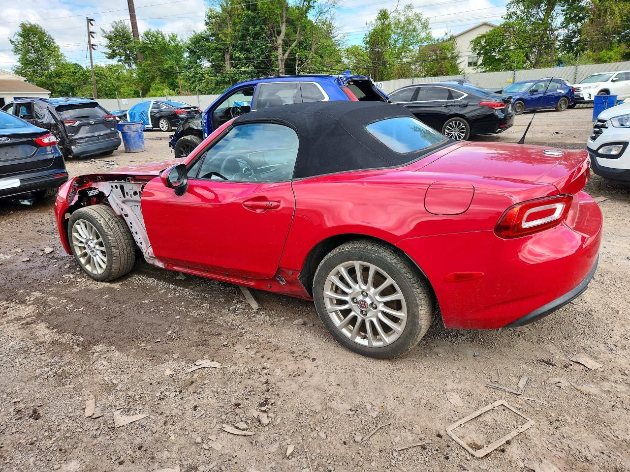 2017 Fiat 124 Spider Classica - Image 2