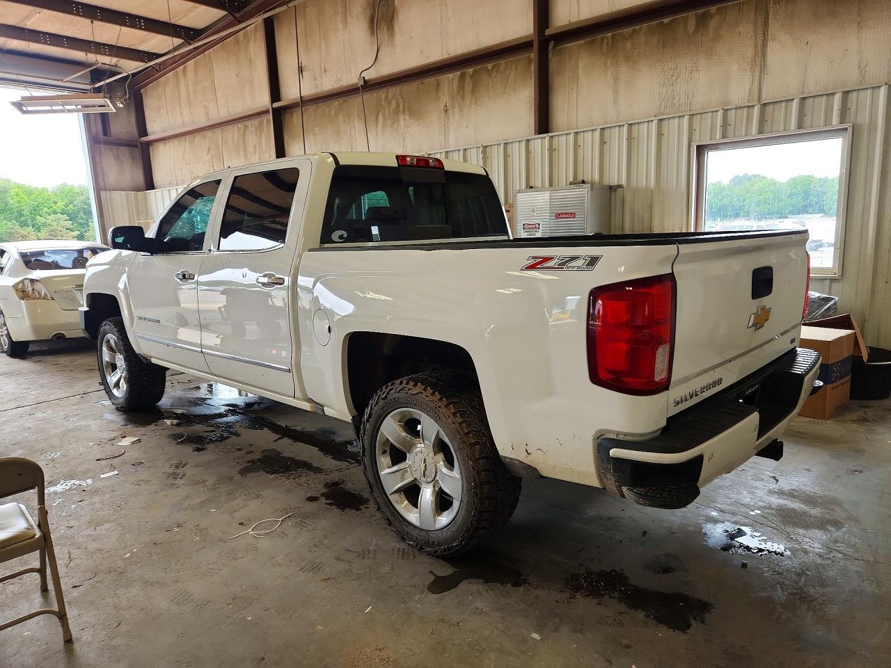 2017 Chevrolet Silverado K1500 Ltz - Image 2