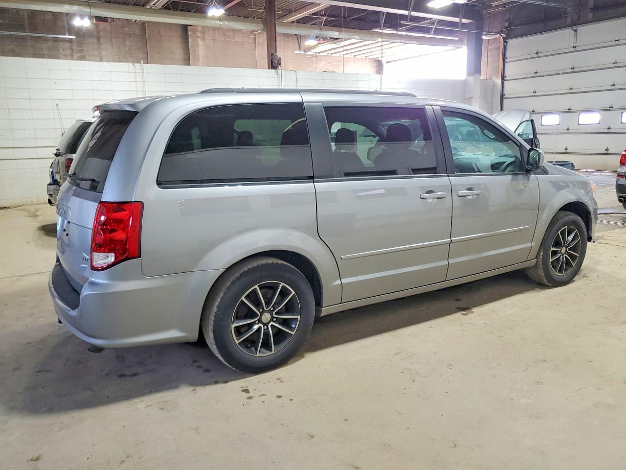 2016 Dodge Grand Caravan Sxt - Фото 3