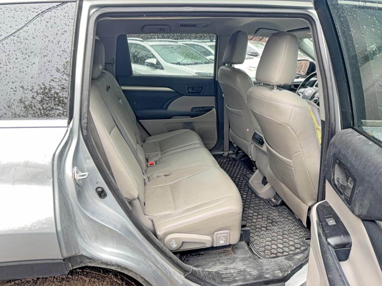 2014 Toyota Highlander Le - Фото 6