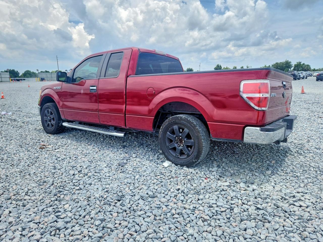 2013 Ford F150 - Фото 2