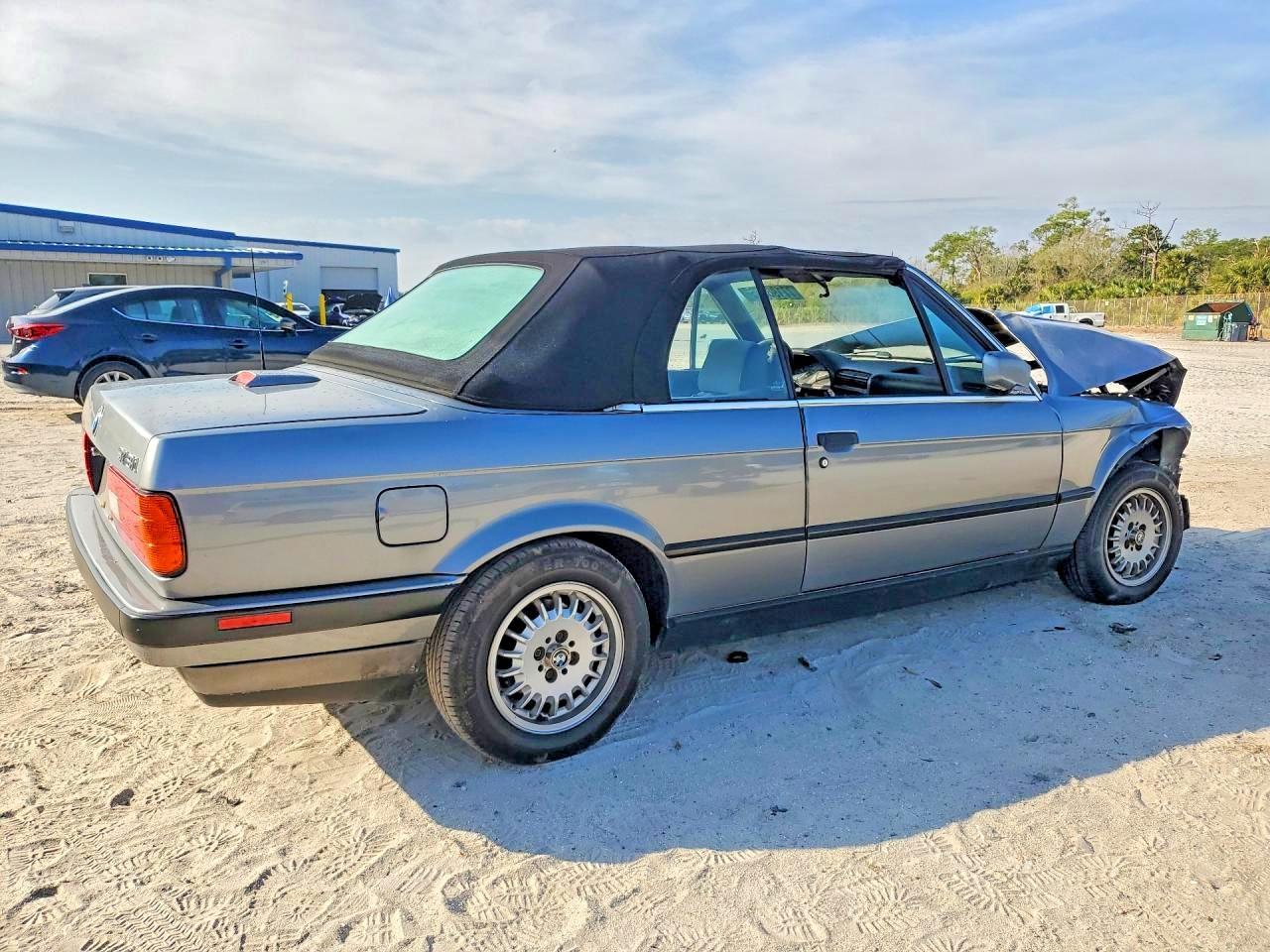 1991 BMW 318 I - Фото 3
