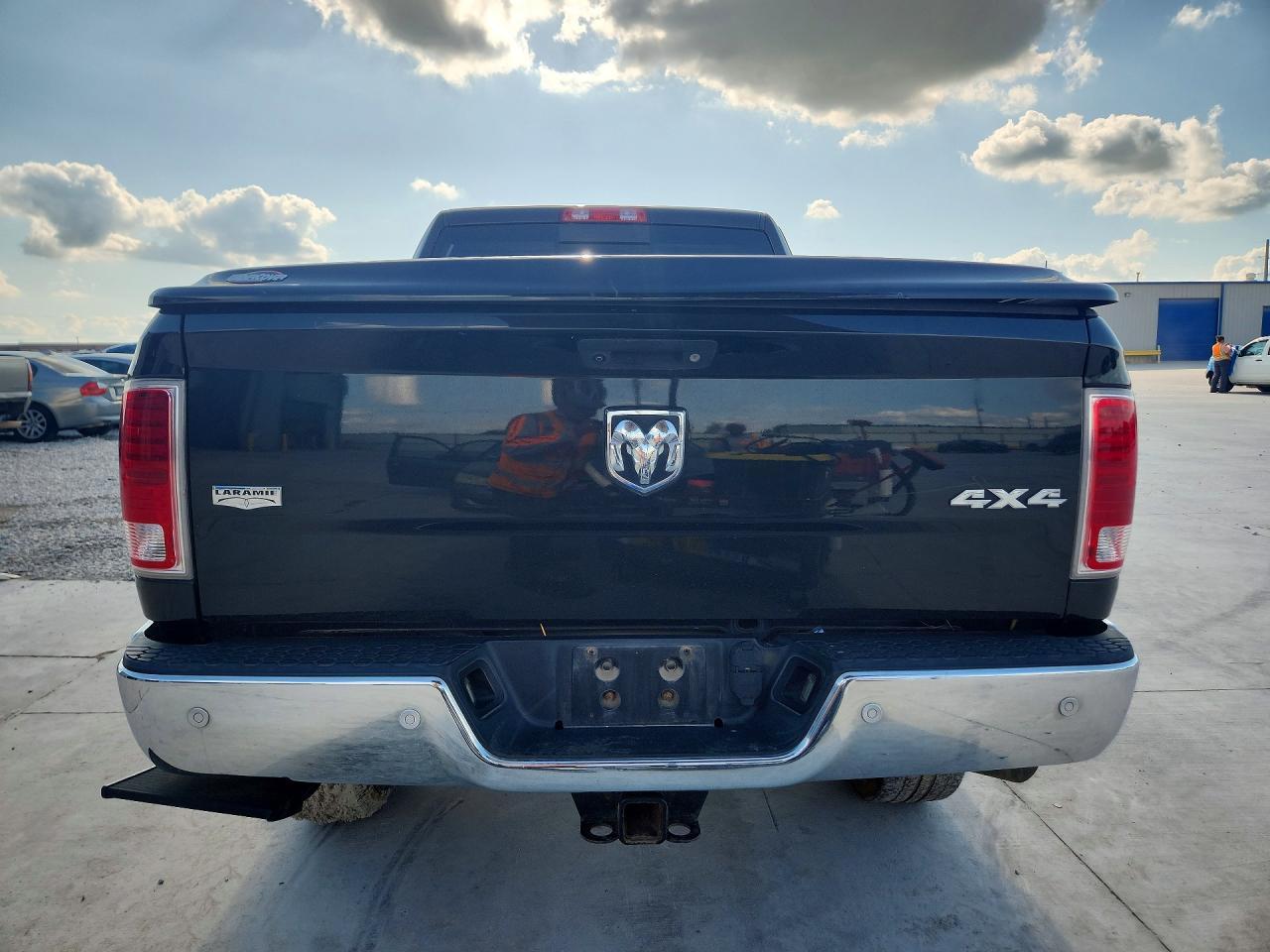 2018 Ram 2500 Laramie - Image 6