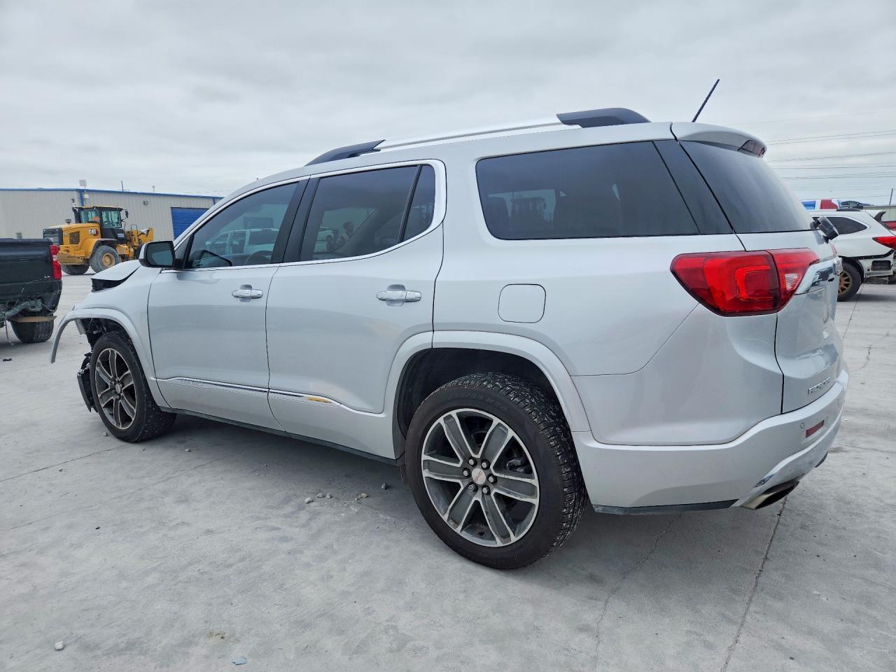 2019 GMC Acadia Denali - Фото 2
