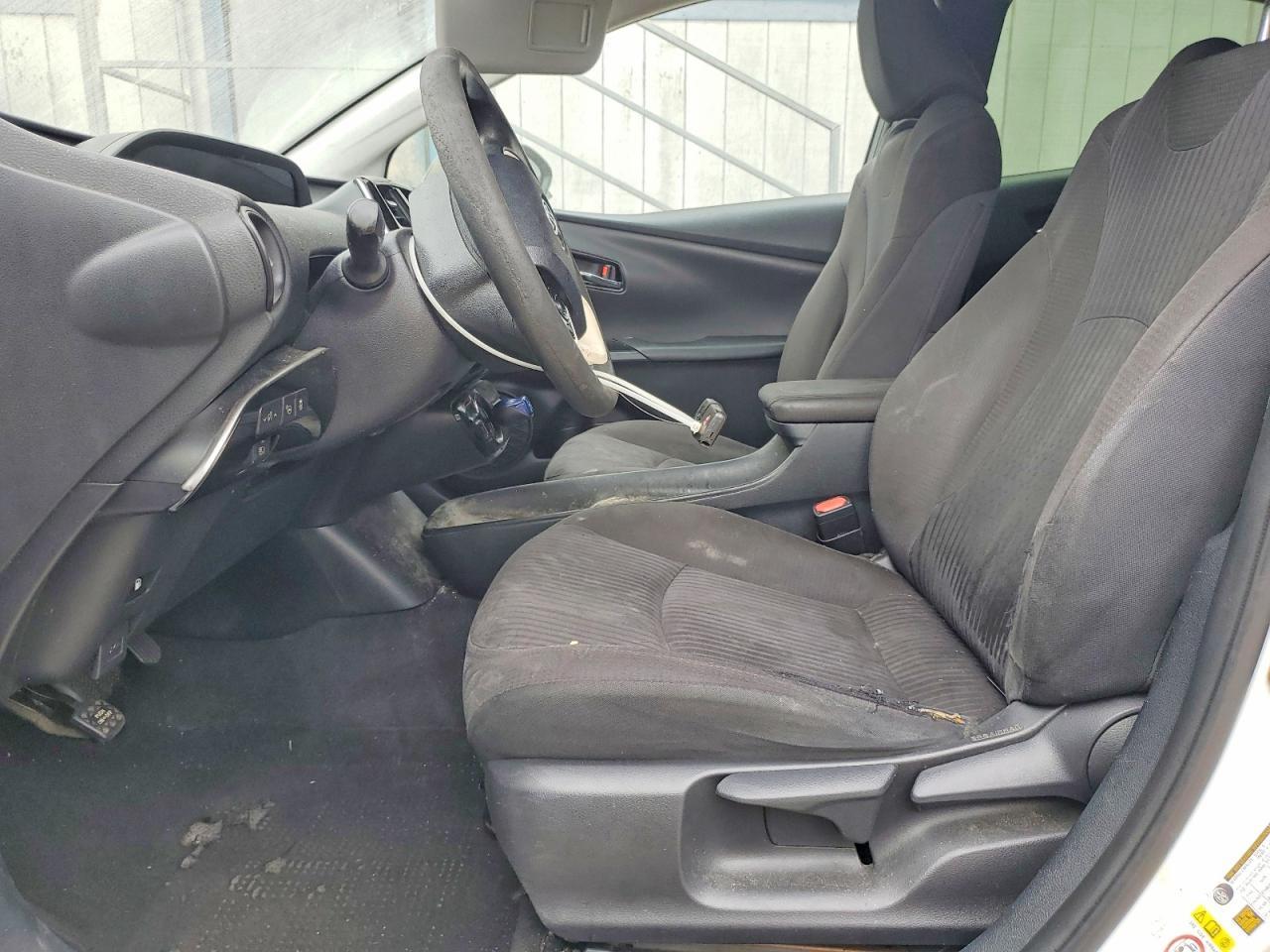 2017 Toyota Prius Two - Фото 7