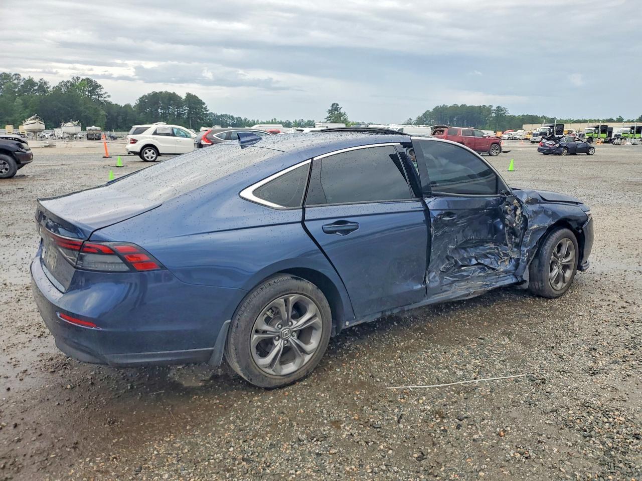 2023 Honda Accord Ex - Image 3
