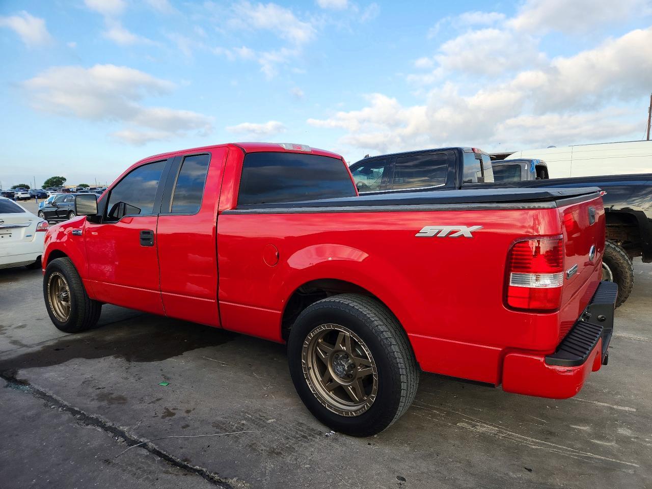 2005 Ford F150 - Фото 2