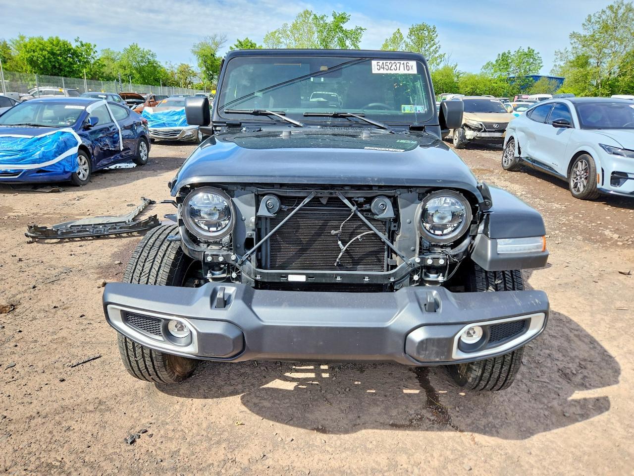 2025 Jeep Wrangler Sahara - Фото 5