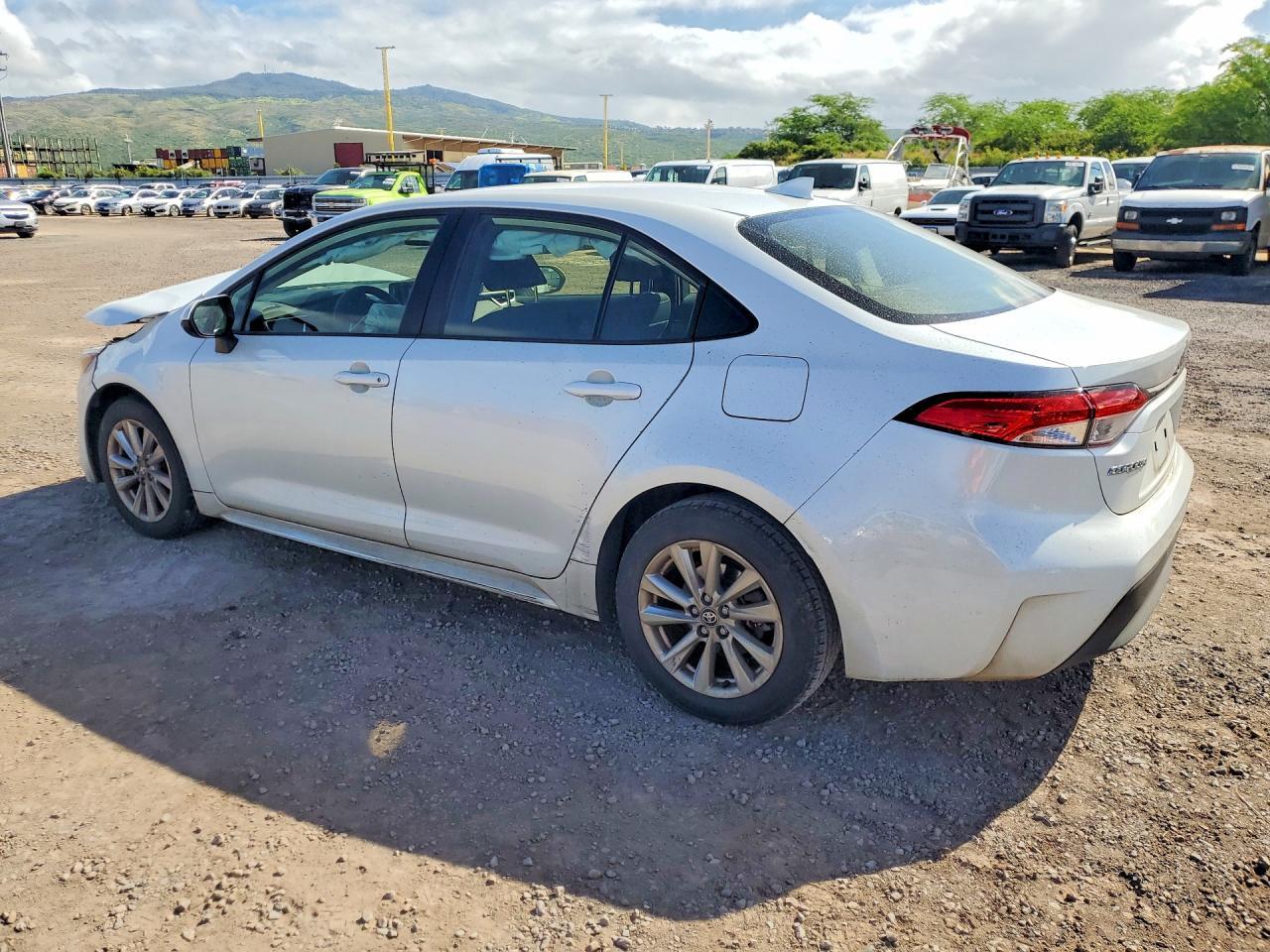 2023 Toyota Corolla Hybrid Le - Image 2