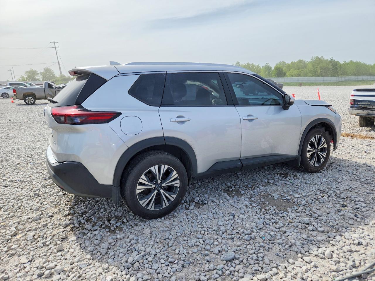 2023 Nissan Rogue Sv - Фото 3