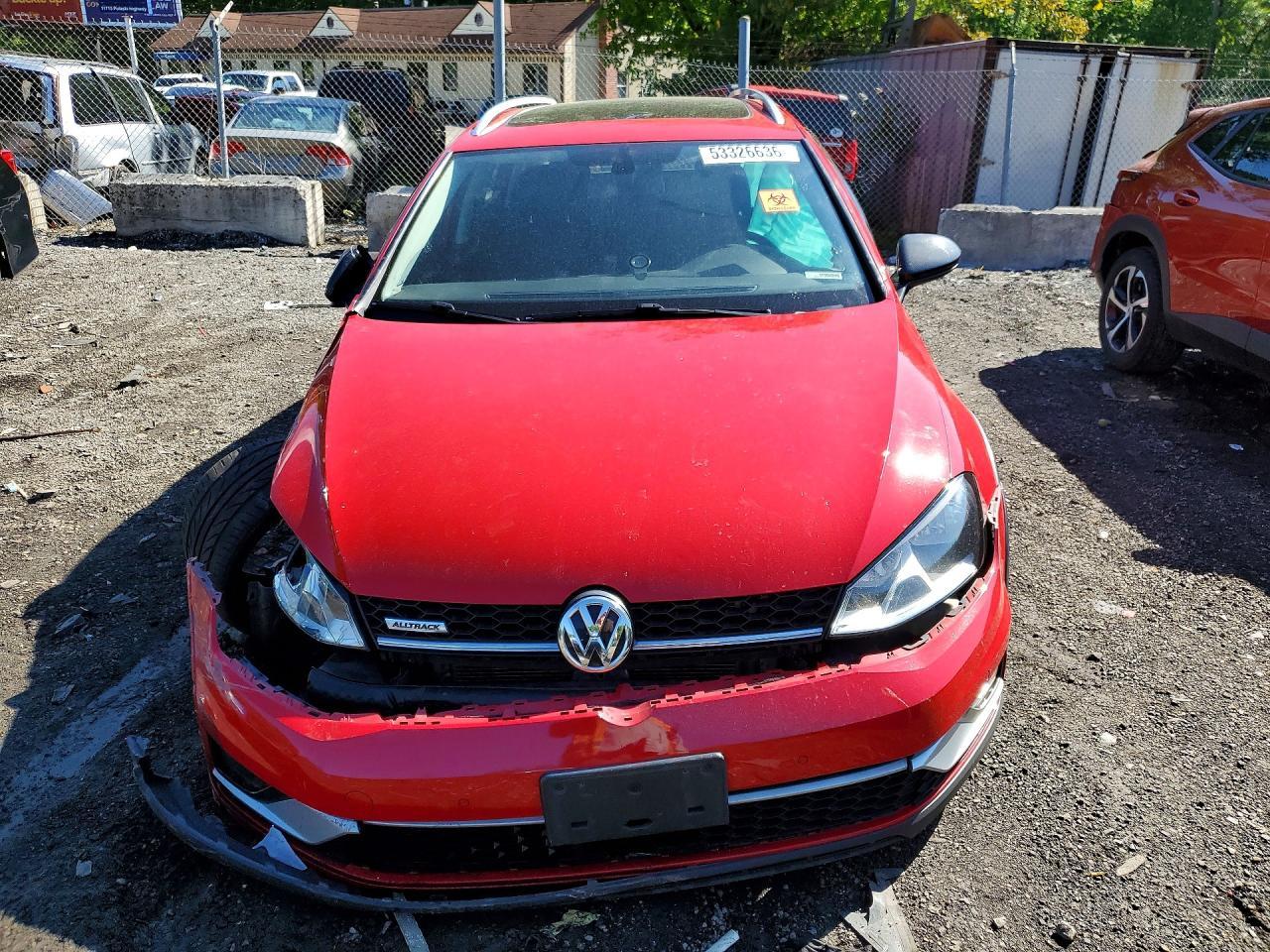 2017 Volkswagen Golf Alltrack S - Image 5