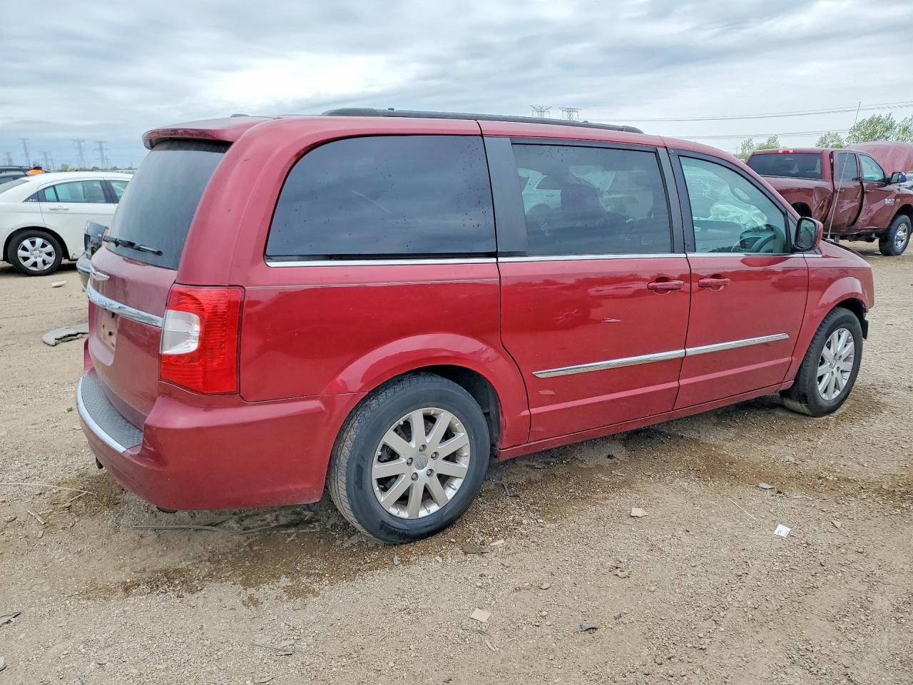 2015 Chrysler Town & Country Touring - Фото 3