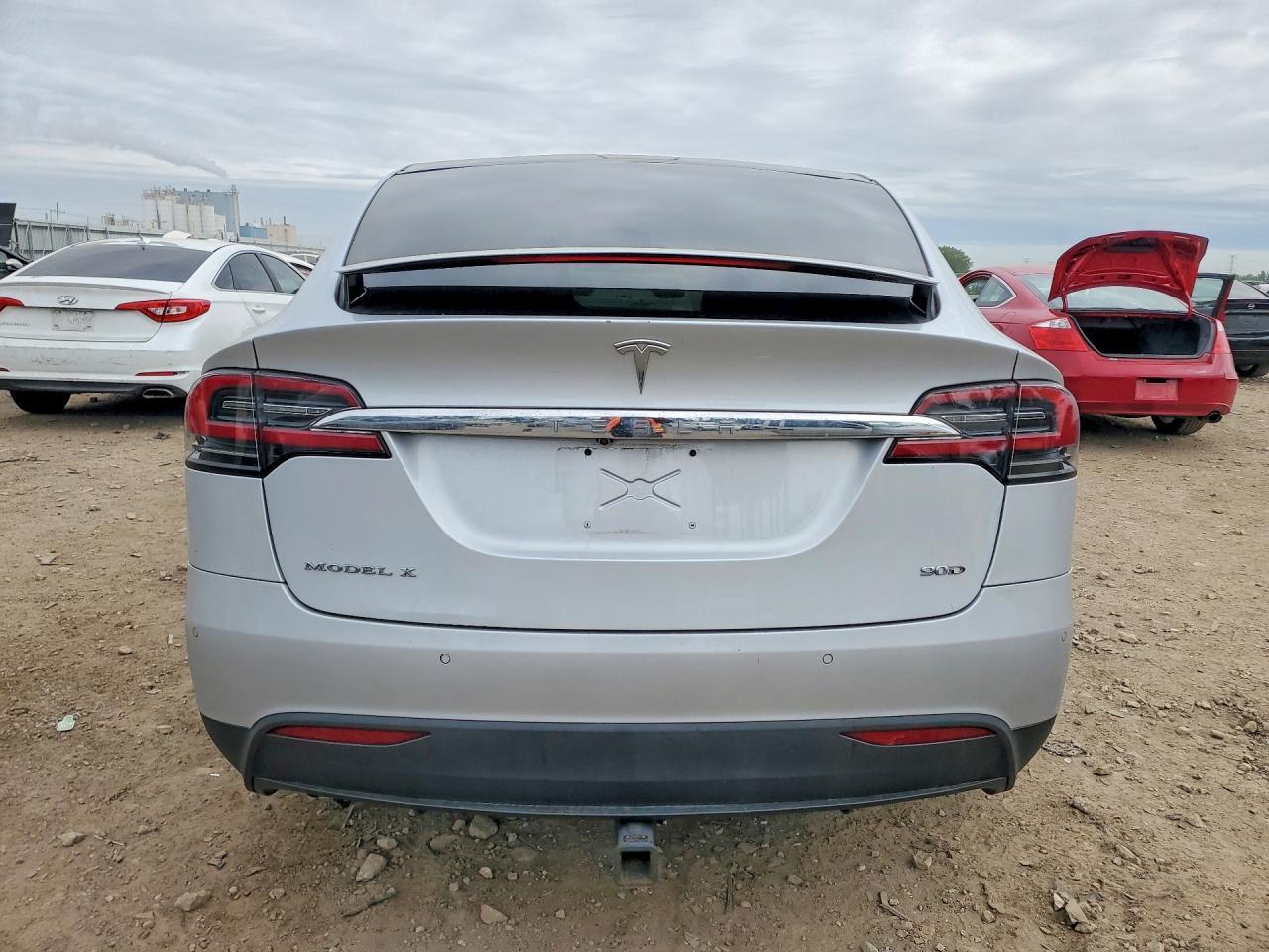 2016 Tesla Model X - Фото 6