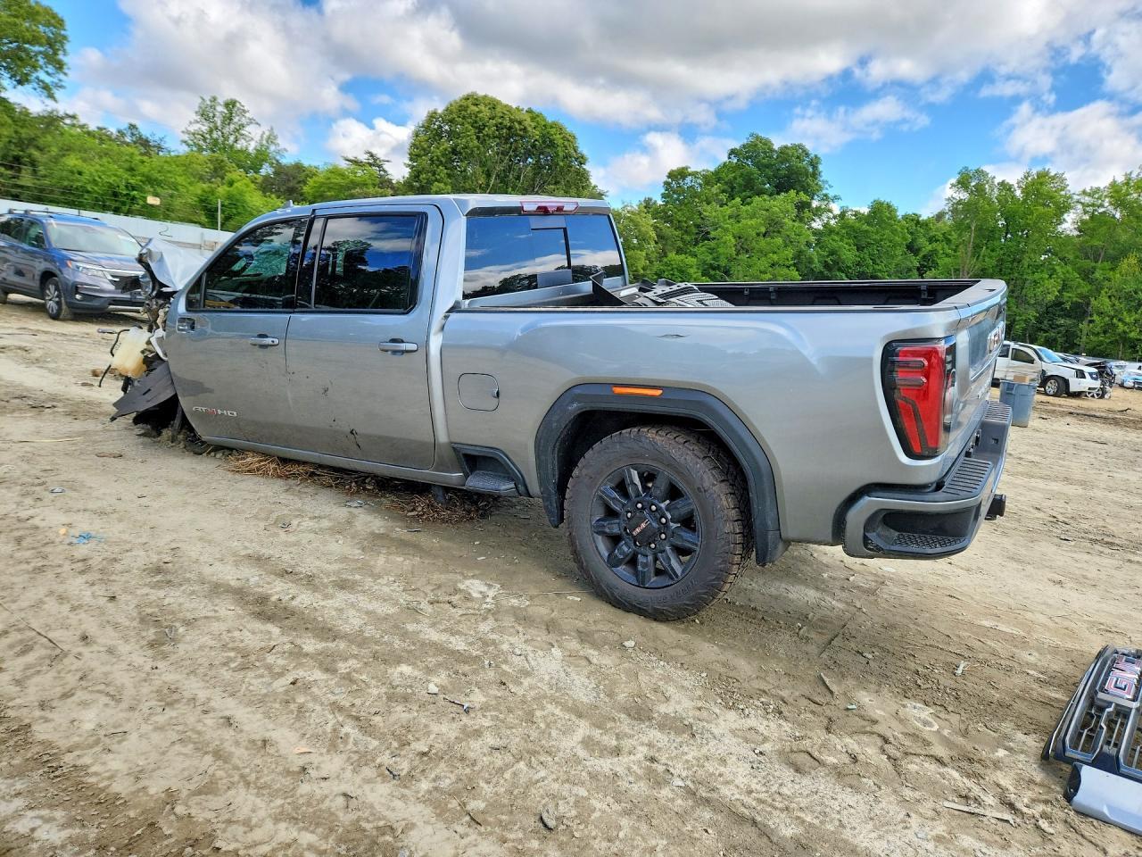 2024 GMC Sierra K2500 At4 - Фото 2