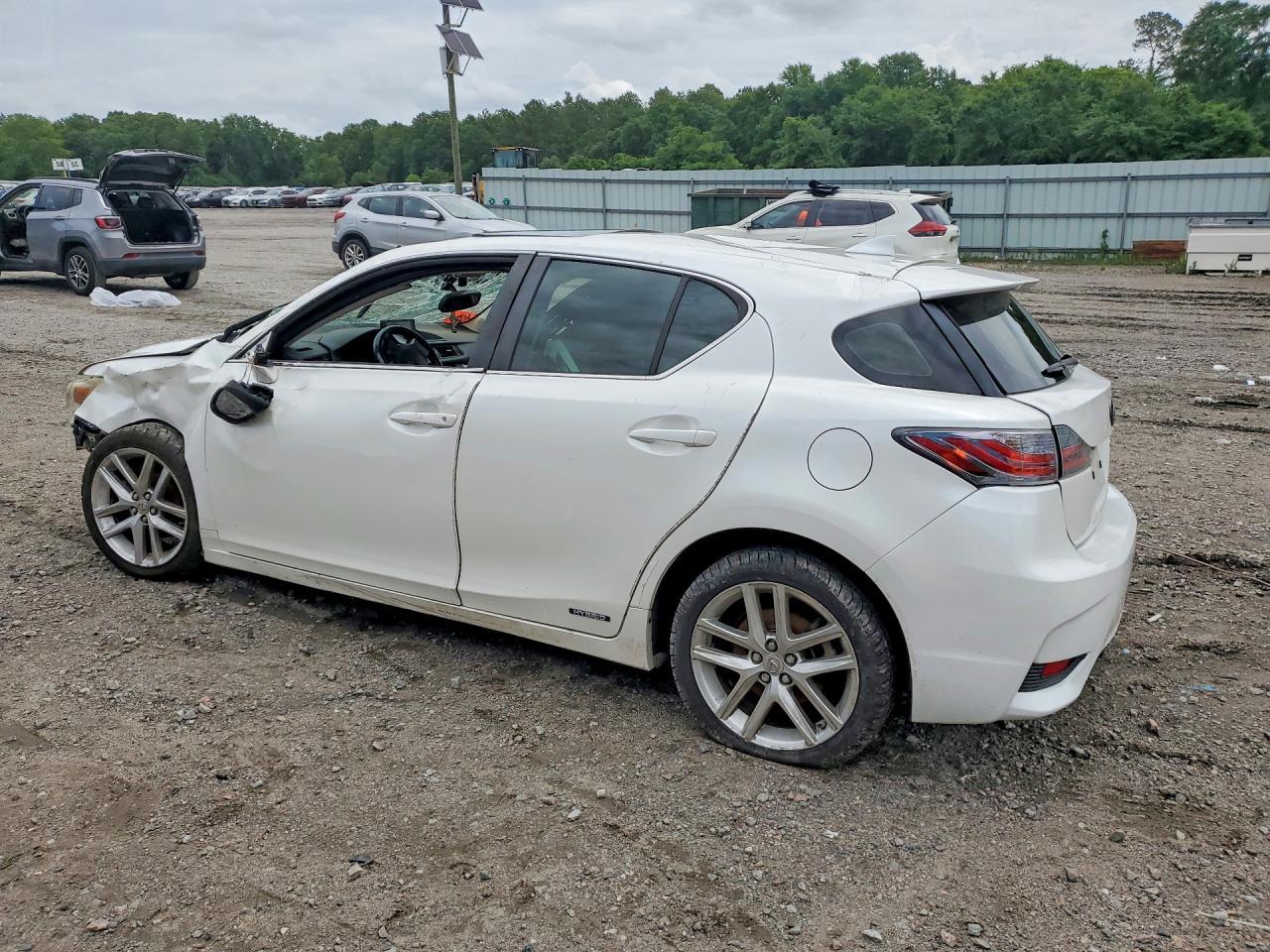 2015 Lexus Ct 200 - Image 2