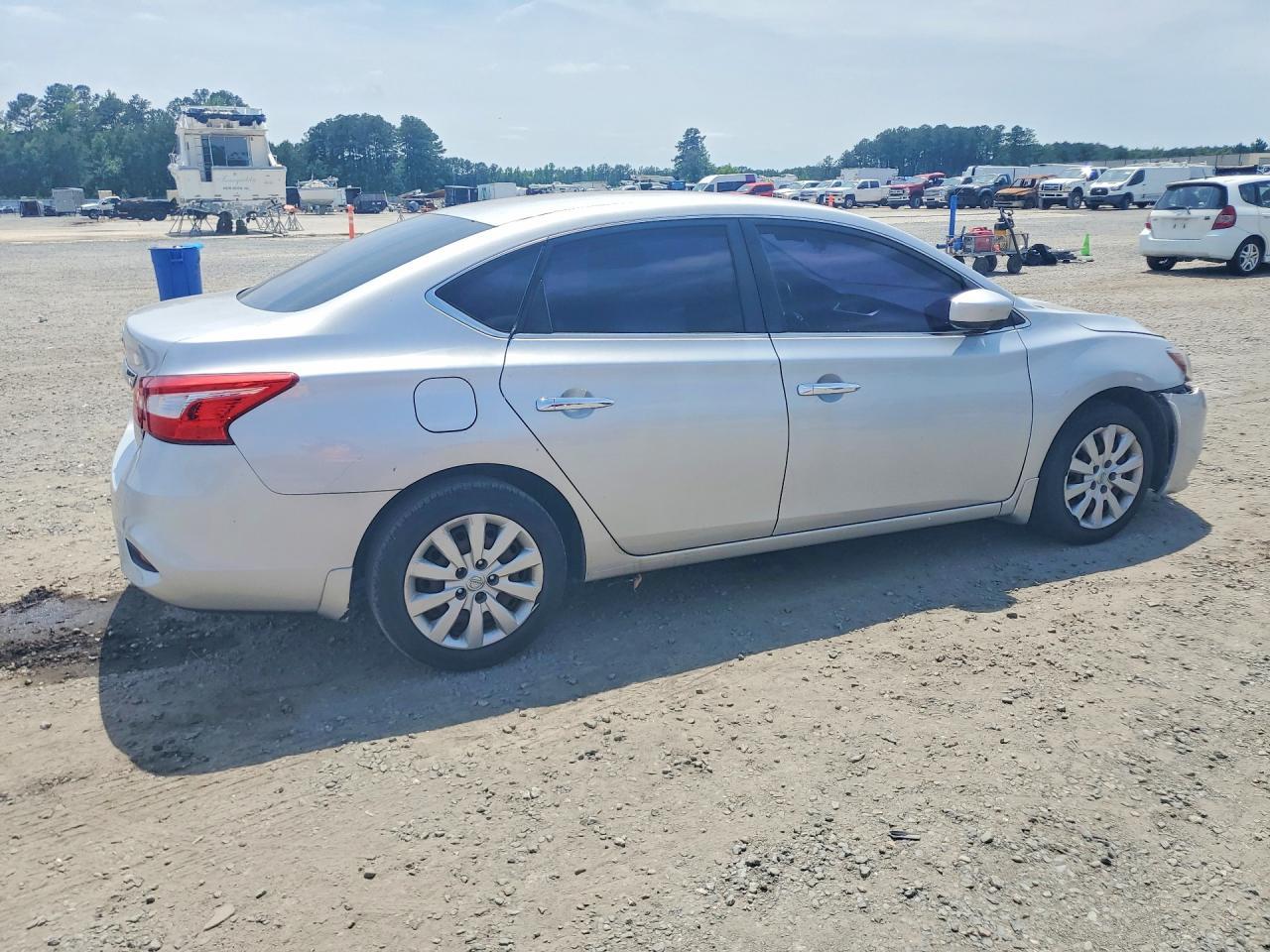 2017 Nissan Sentra S - Фото 3