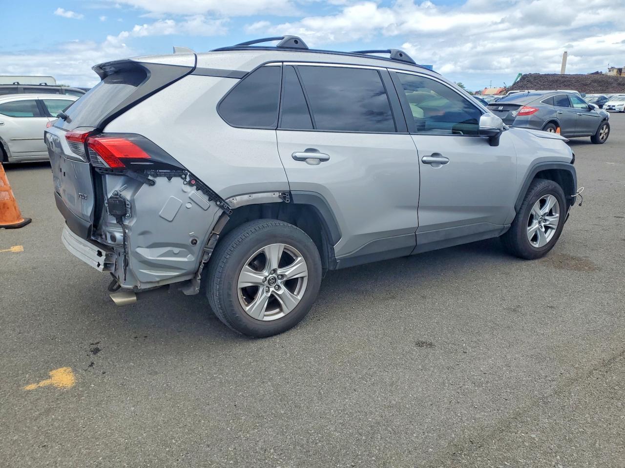 2019 Toyota Rav4 Xle - Image 3