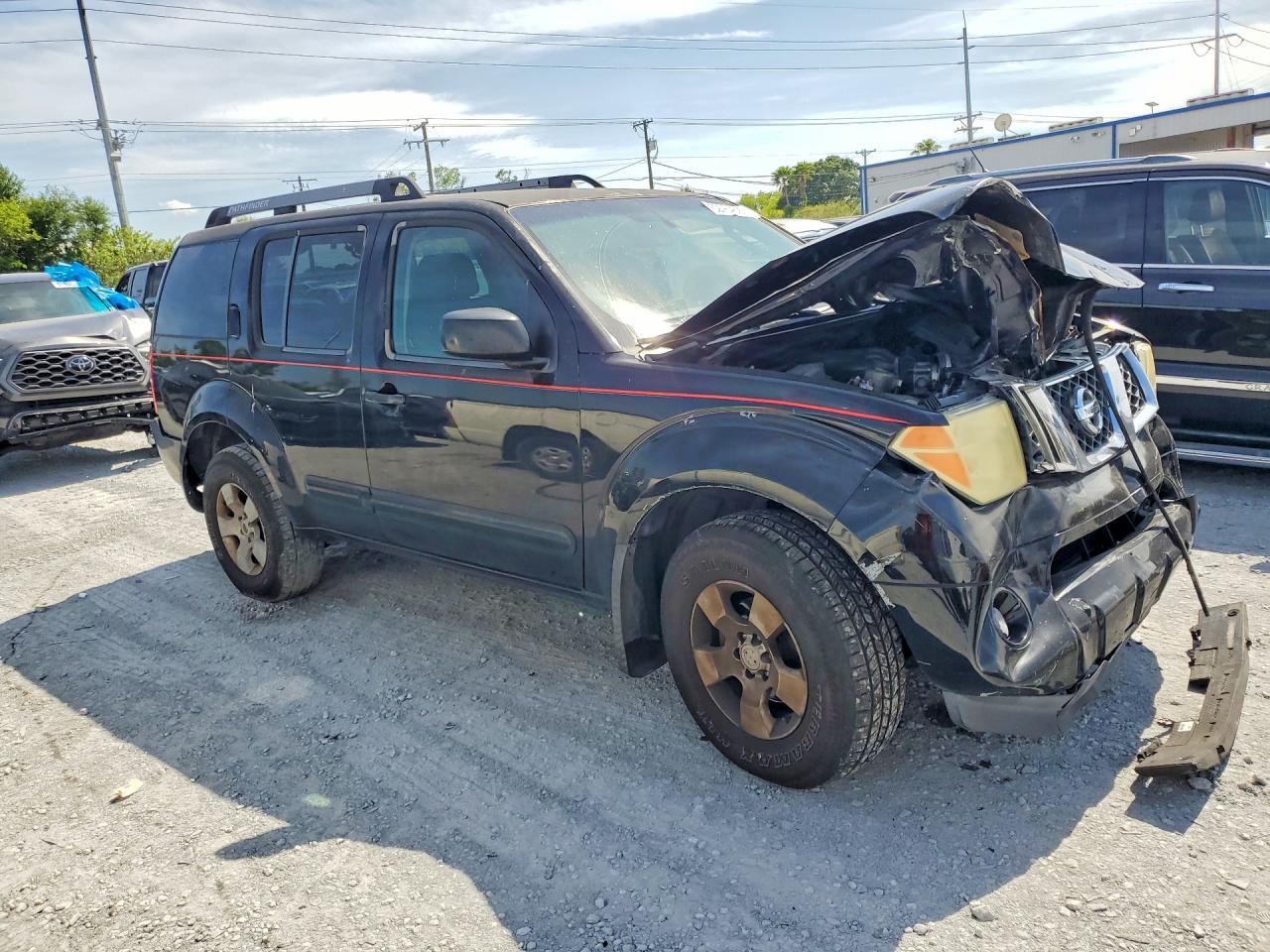 2005 Nissan Pathfinder Xe - Image 4