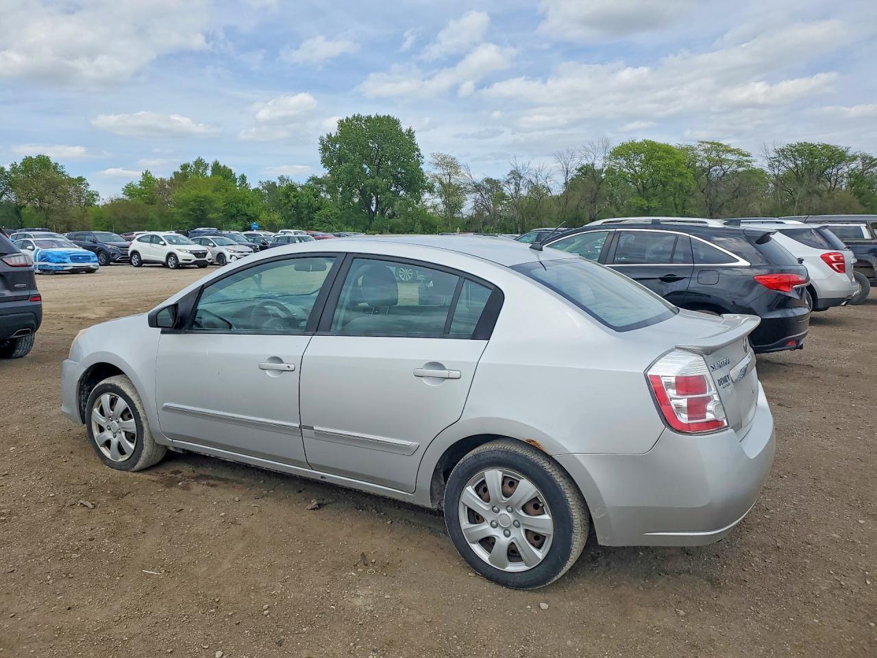 2011 Nissan Sentra 2.0 - Image 2