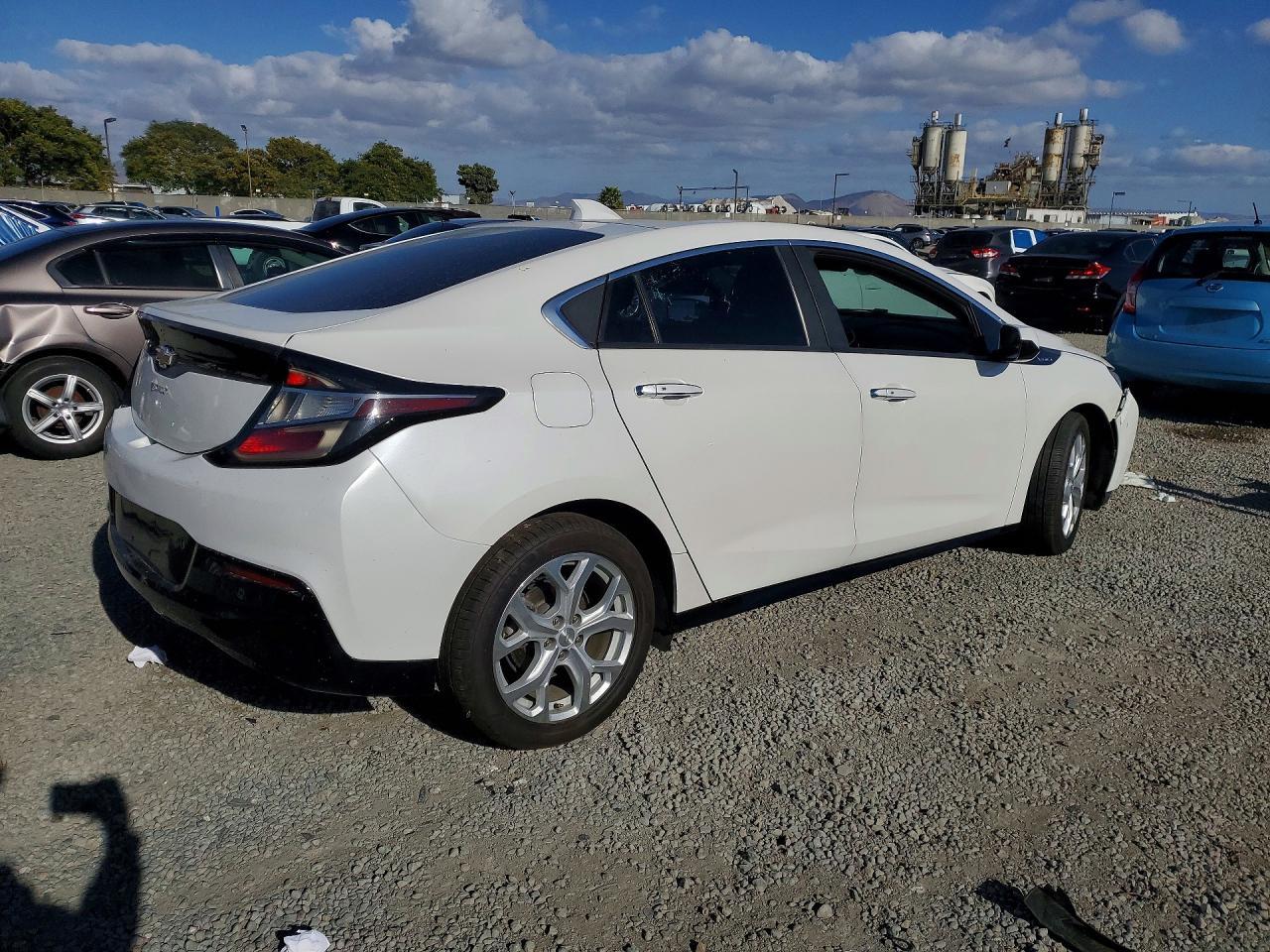 2016 Chevrolet Volt Ltz - Image 3