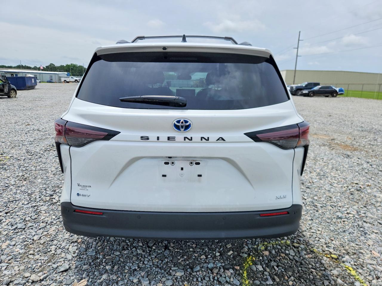 2025 Toyota Sienna Xle 8-Passenger - Фото 6