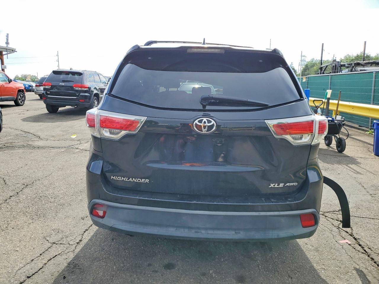 2015 Toyota Highlander Xle - Image 6