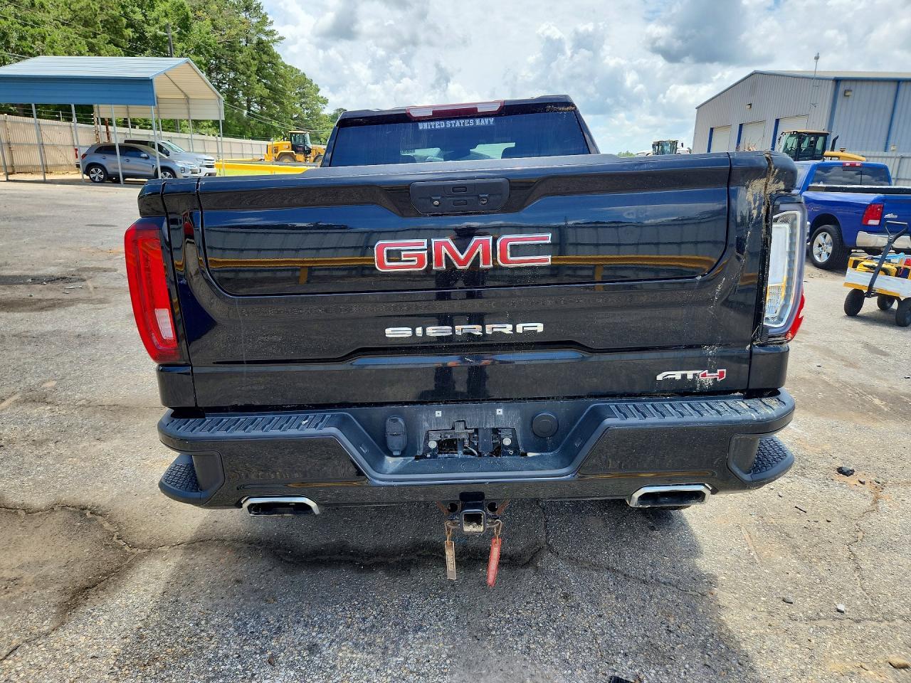 2021 GMC Sierra K1500 At4 - Фото 6