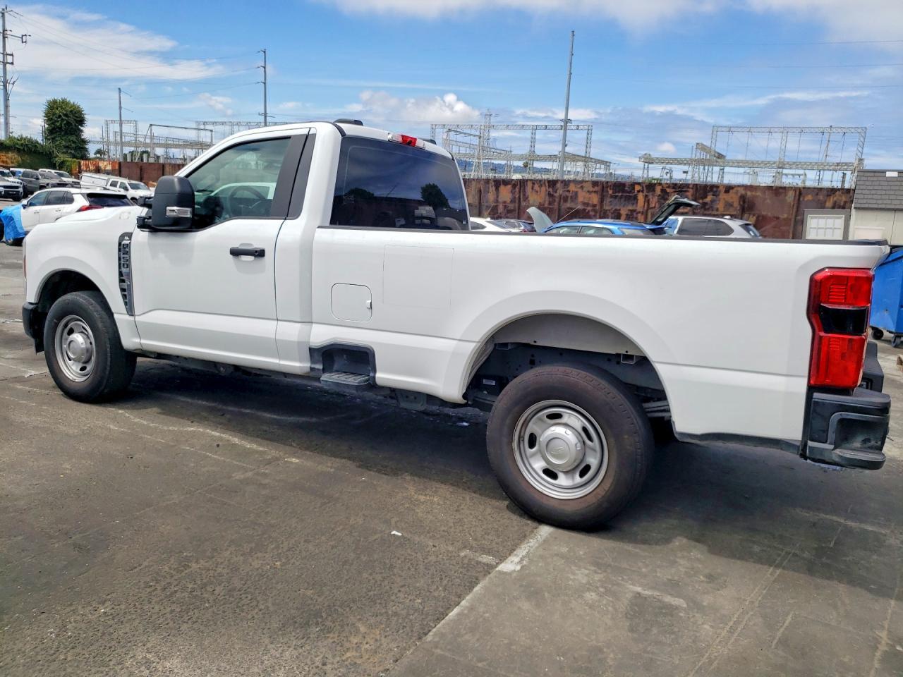 2025 Ford F250 Super Duty - Фото 2