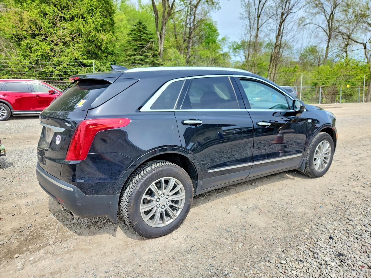 2017 Cadillac Xt5 Luxury - Image 3