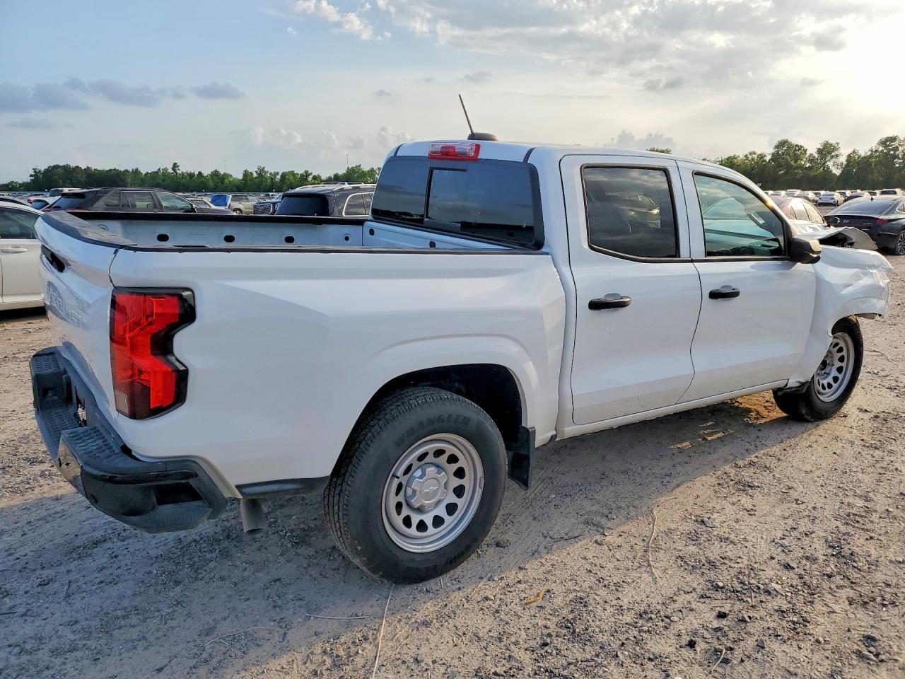 2025 Chevrolet Colorado - Фото 3