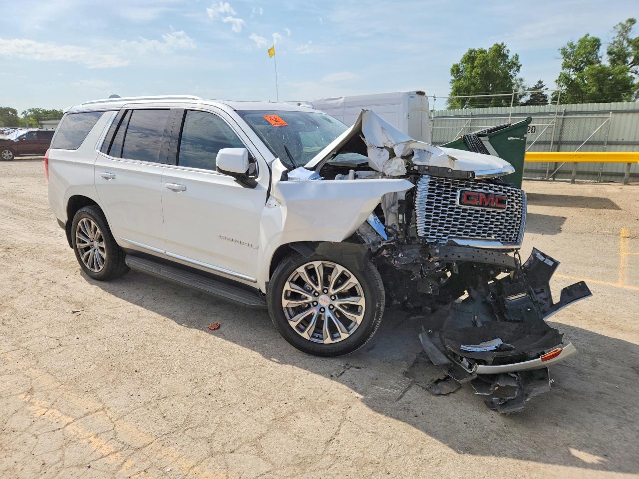 2021 GMC Yukon Denali - Image 4