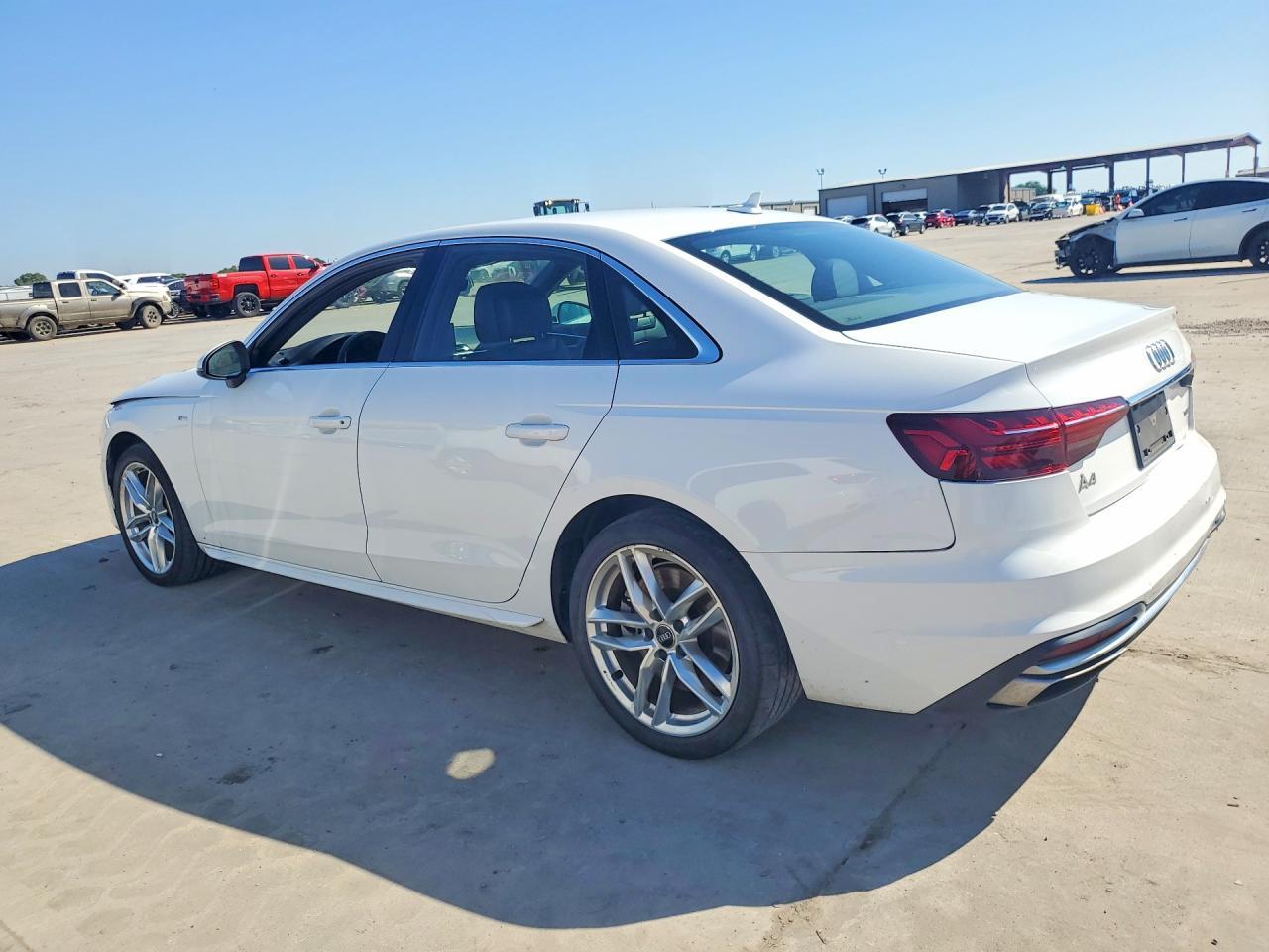 2020 Audi A4 Premium - Фото 2