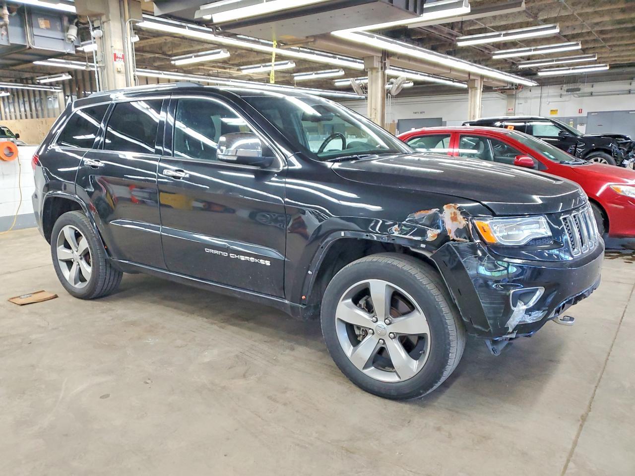 2014 Jeep Grand Cherokee Overland - Image 4