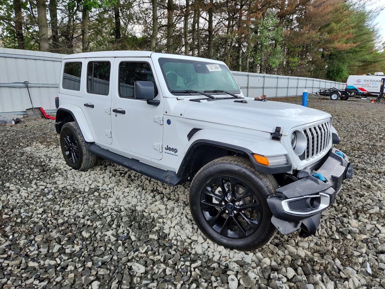 2025 Jeep Wrangler Sahara 4Xe - Image 4