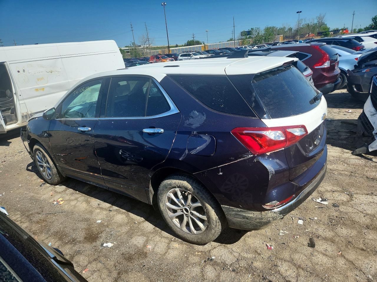 2019 Chevrolet Equinox Lt - Image 2