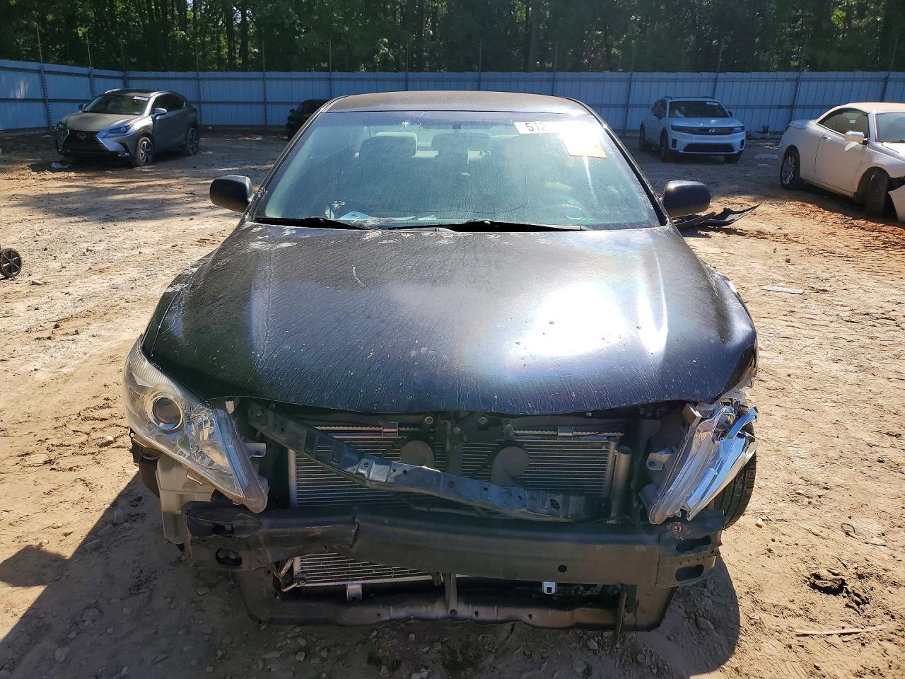 2011 Toyota Camry Le - Image 5