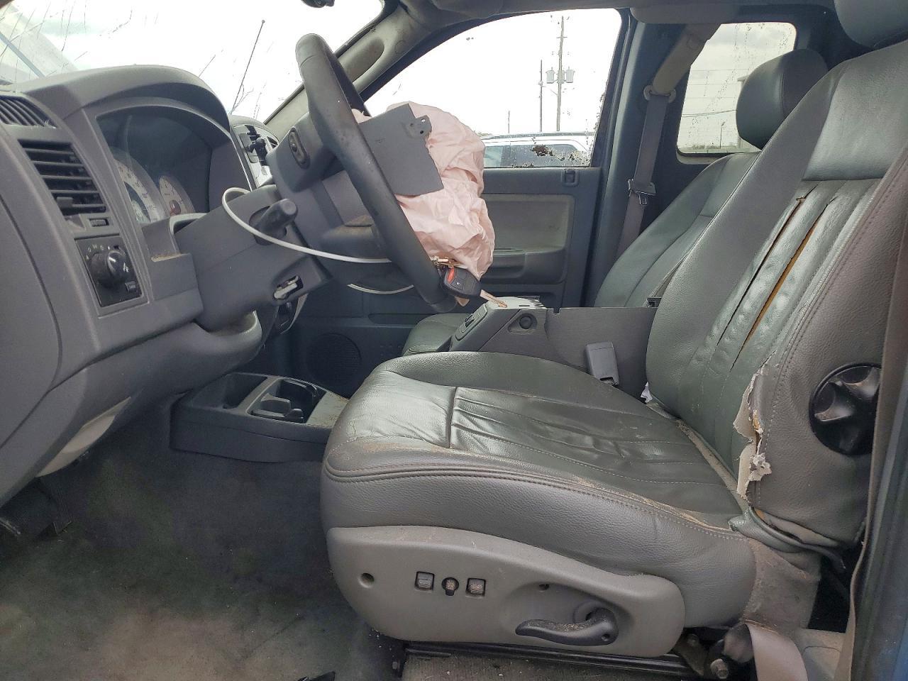2005 Dodge Dakota Laramie - Image 7