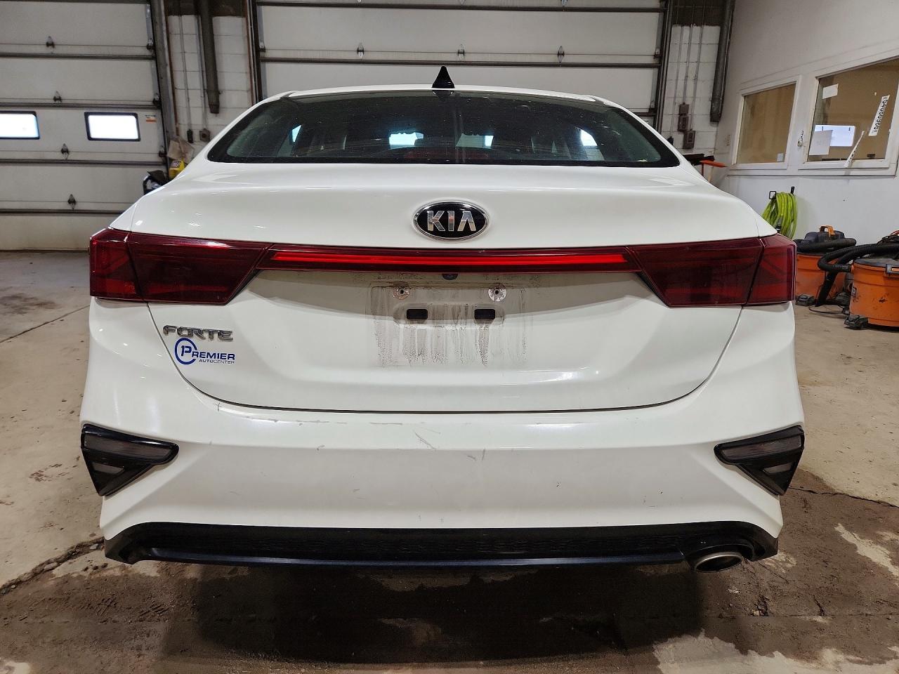 2021 Kia Forte Lxs - Image 6