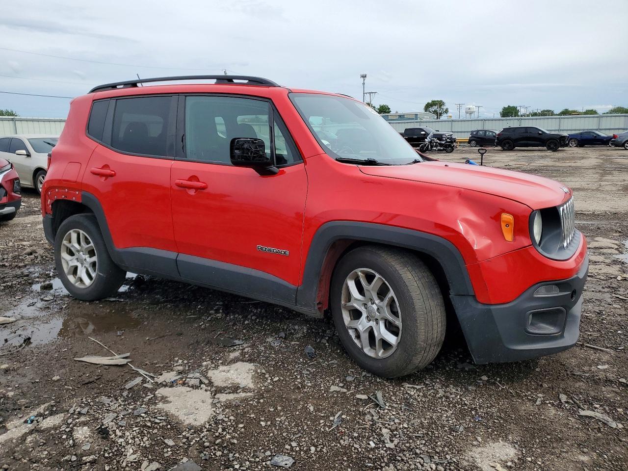 2016 Jeep Renegade Latitude - Image 4