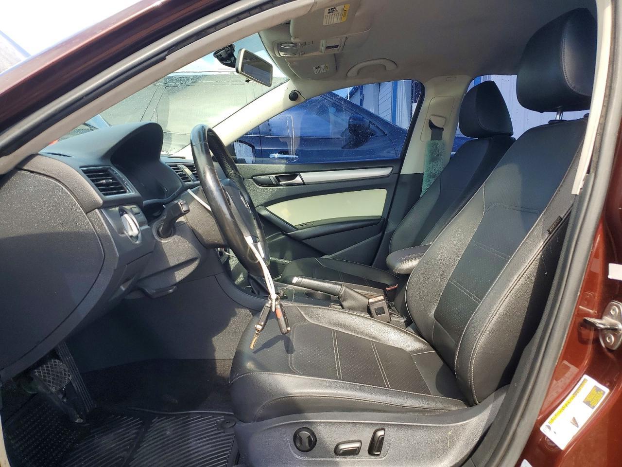 2014 Volkswagen Passat S - Image 7