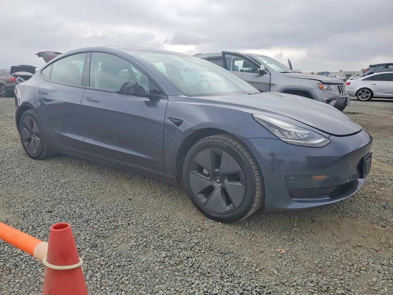 2021 Tesla Model 3 - Image 4