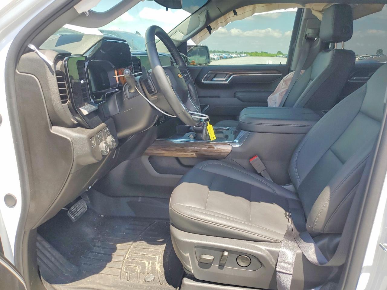 2026 Chevrolet Silverado K1500 Lt - Image 7