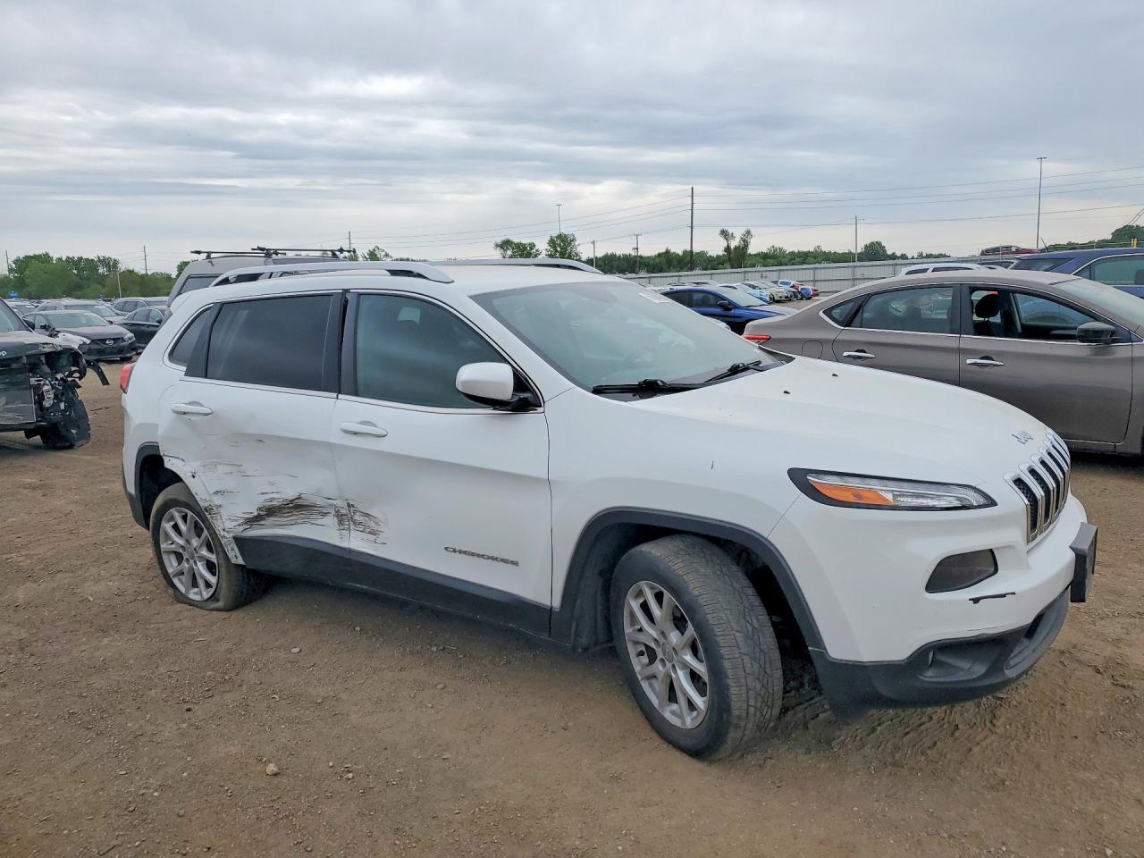 2015 Jeep Cherokee Latitude - Фото 4
