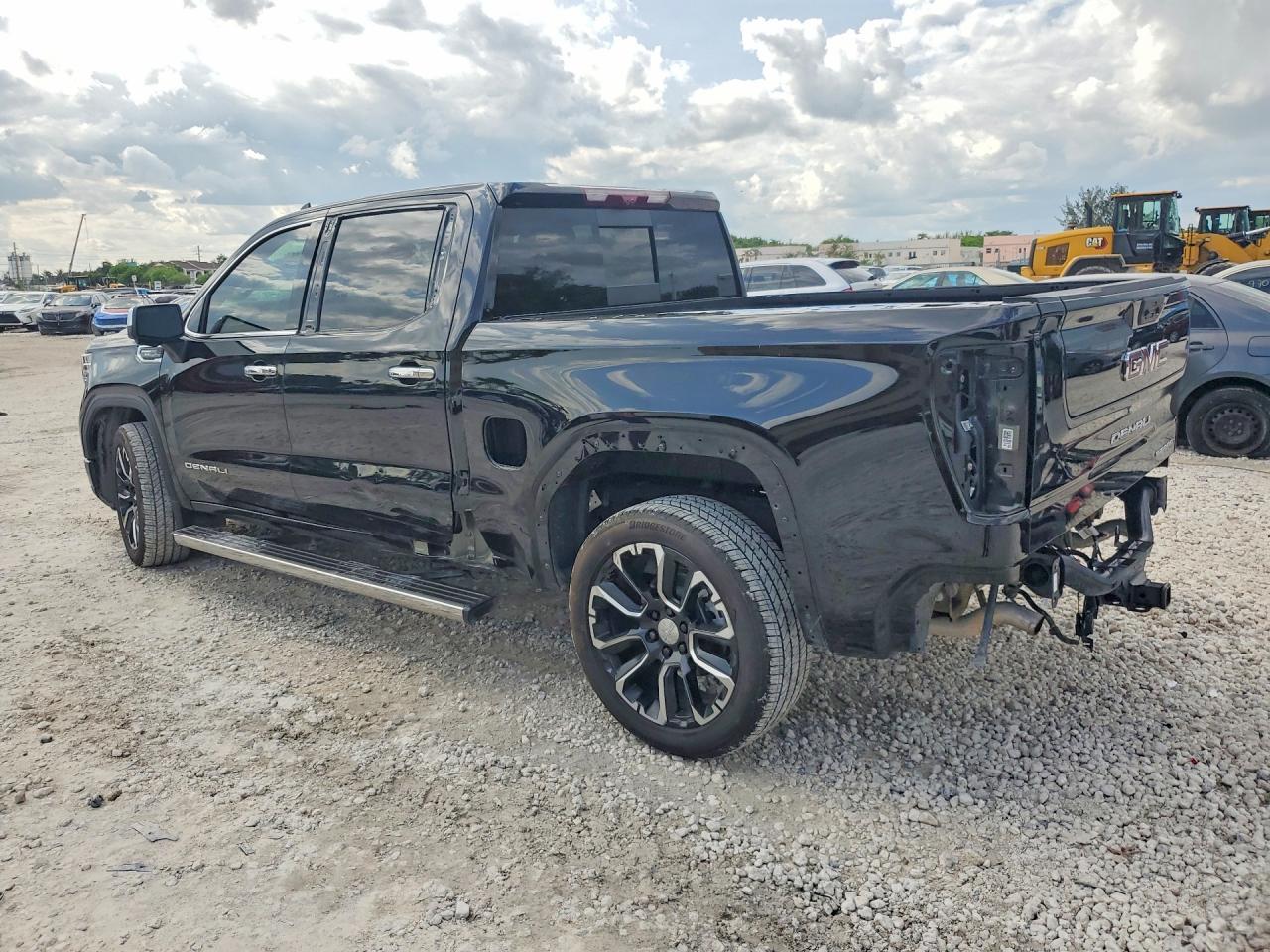 2025 GMC Sierra K1500 Denali - Фото 2