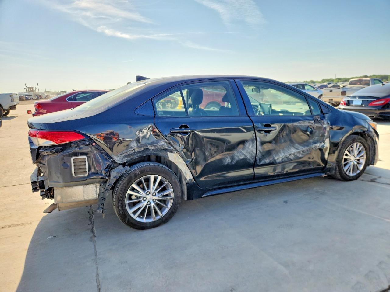 2020 Toyota Corolla Le - Image 3