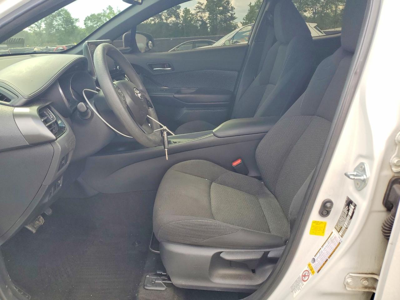 2019 Toyota C-Hr Le - Image 7