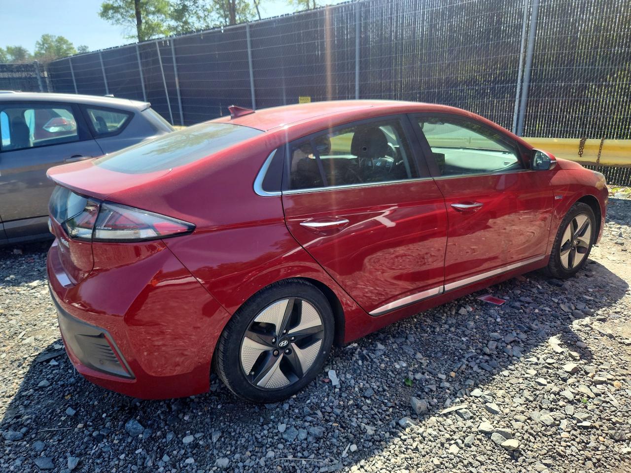 2020 Hyundai Ioniq Limited - Image 3